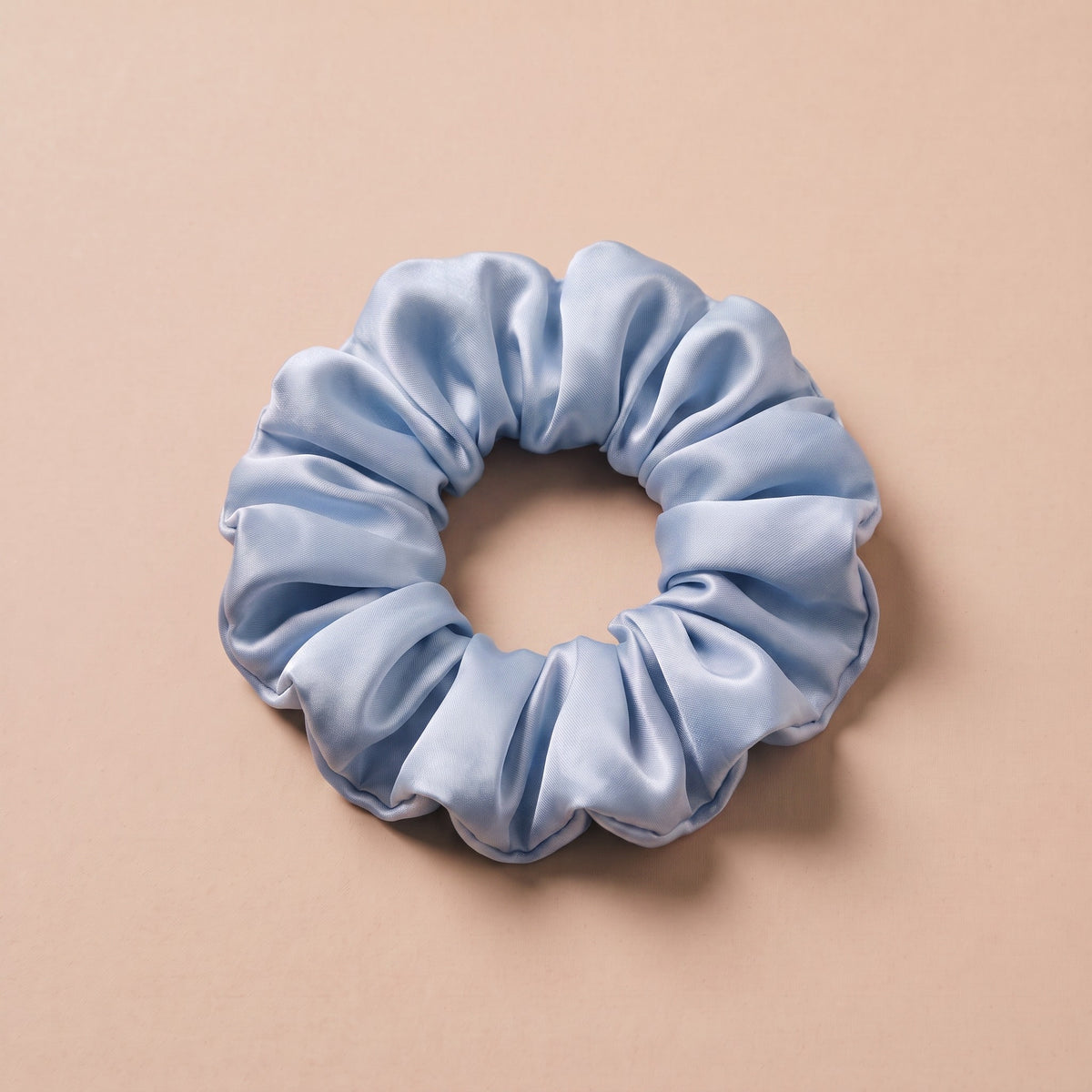 Jedwabna Gumka Scrunchie Pudrowy Błękit